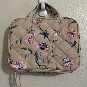 Vera Bradley Strawflowers hanging travel organizer